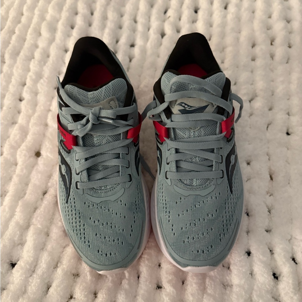 Saucony 
Size 6.5 women’s